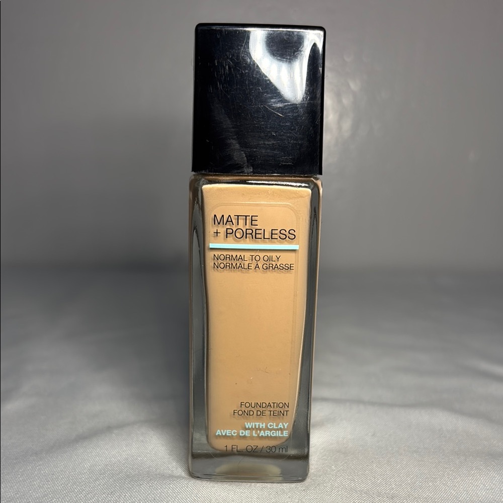 Maybelline Matte + Poreless Foundation - Cream